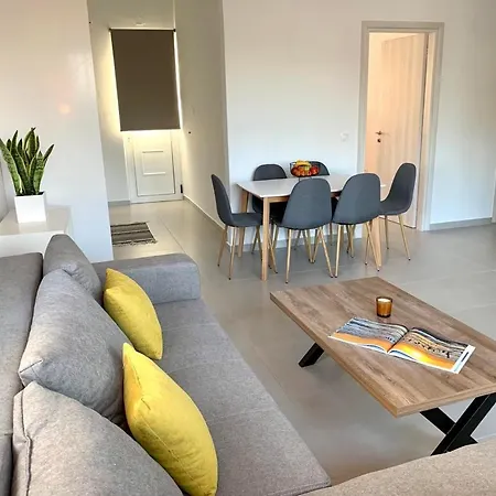 Lyria Boutique Apartment